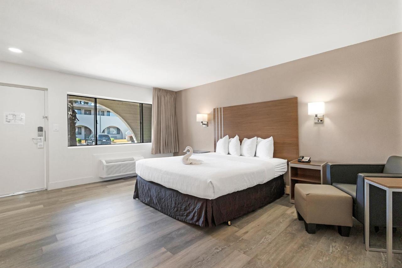 Heritage Inn Express Розвилл Экстерьер фото